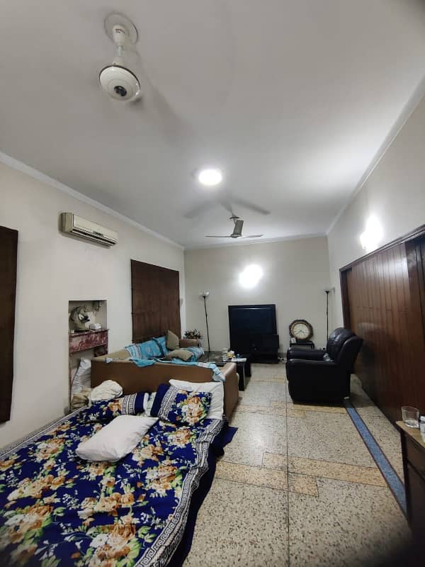 10 Marla Upper Portion For Rent In Allama Iqbal town 3