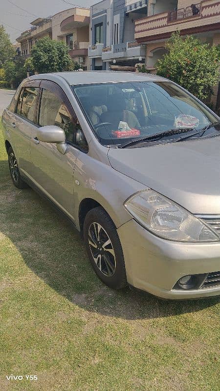 Nissan Tiida 2007 1