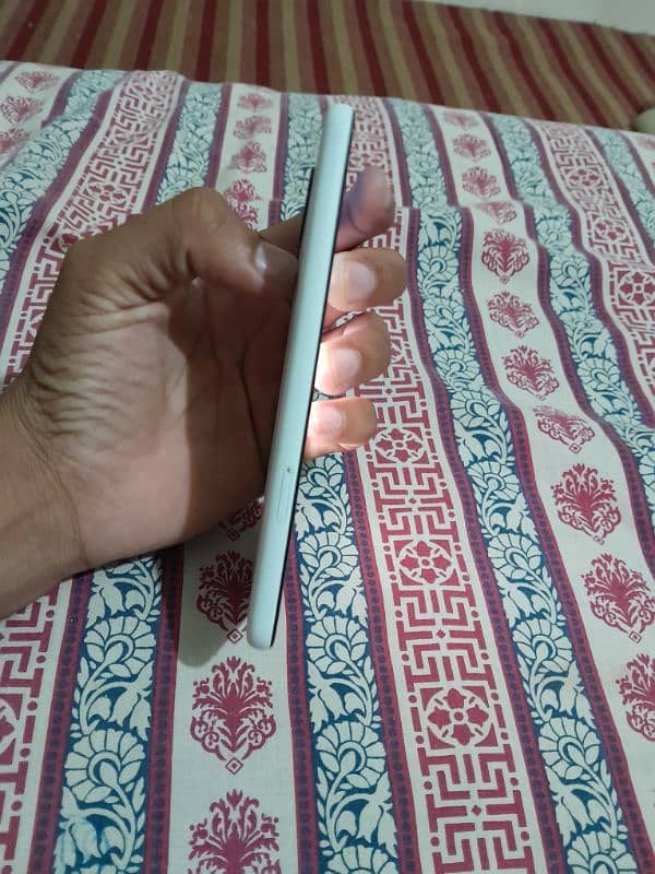 Google pixel 4a 5g white color 2