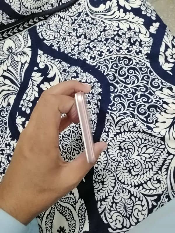 OPPO A57 4