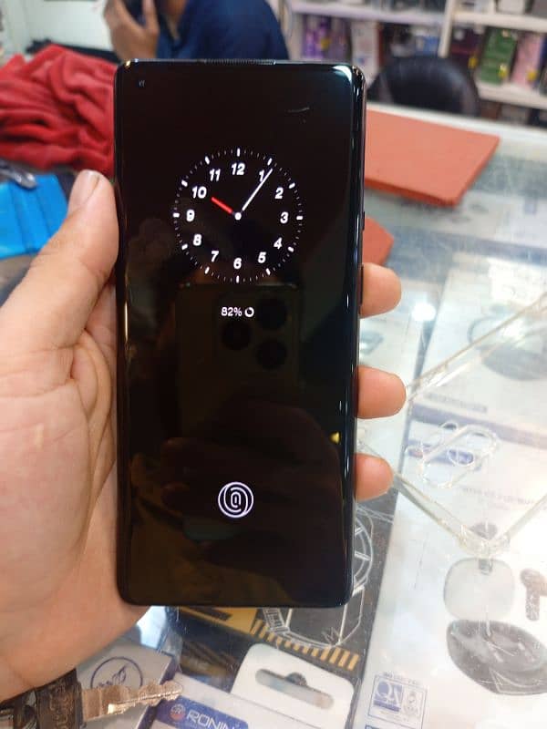 oneplus 8pro   8gb/128gb condition 10/10 0