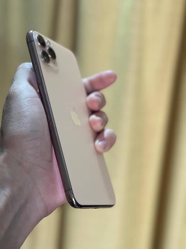 iPhone 11 Pro Max 256GB PTA Approved 1