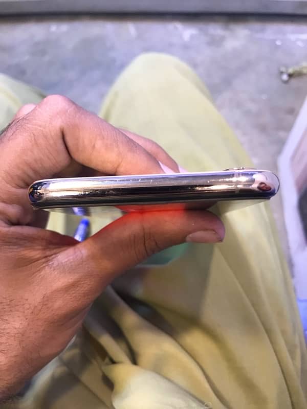 iphone xs max 64gb PTA 4