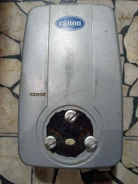 Canon Gas instant Geyser good condition 0