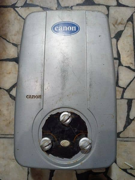 Canon Gas instant Geyser good condition 1