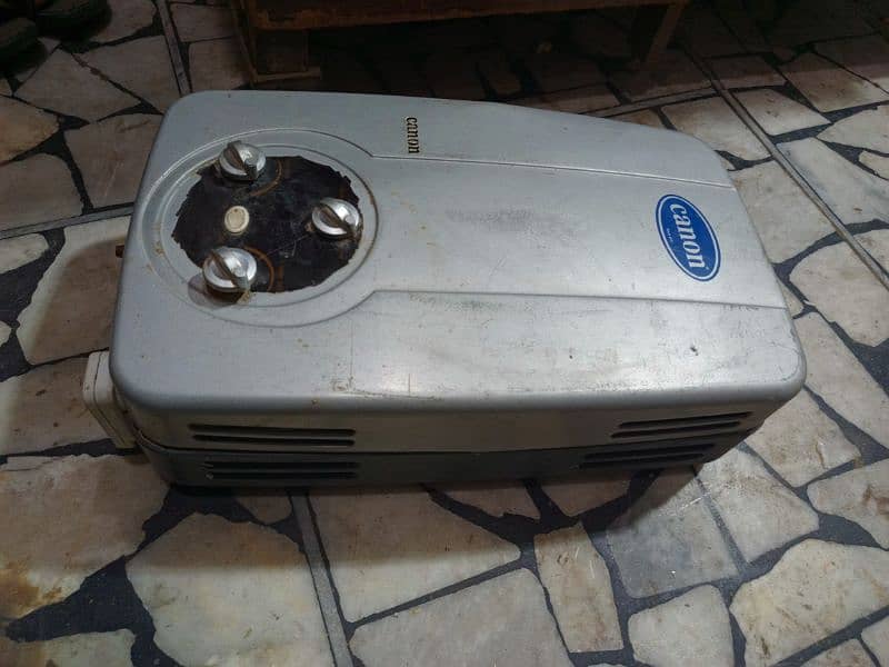 Canon Gas instant Geyser good condition 2