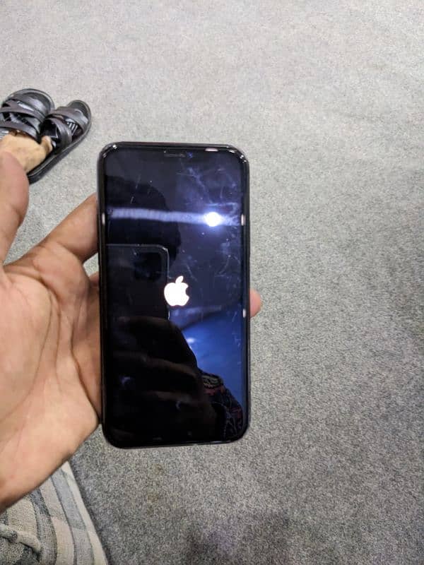 iphone 11 pro 64GB  Jv 7