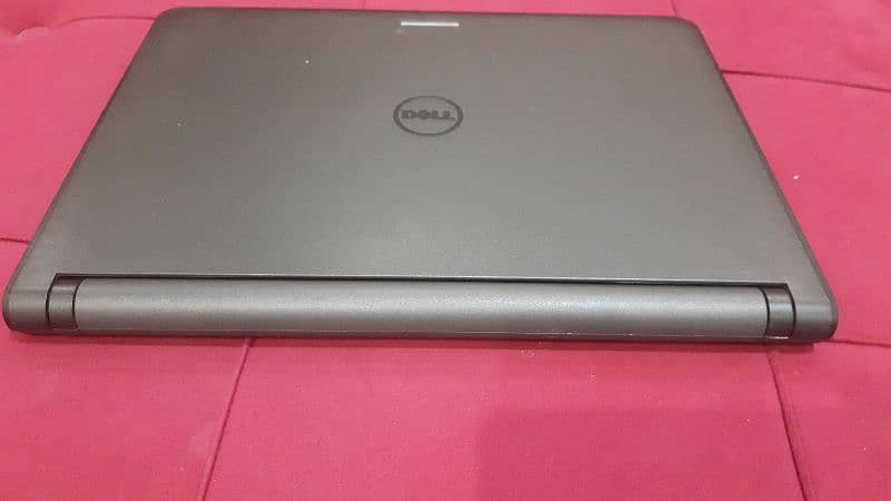 dell 3340 intel celeron screen 14 inches display 4GB ram 500 GB hdd 2