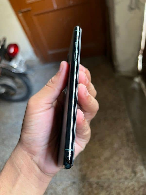 IPhone 11 Pro max 256 GB Non pta Good Condition No Fault 2