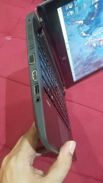 HP g2 core i3 6th generation 4GB ram 500GB hard disk screen 12.5inches 12