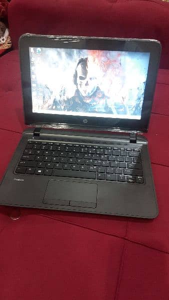 HP g2 core i3 6th generation 4GB ram 500GB hard disk screen 12.5inches 16