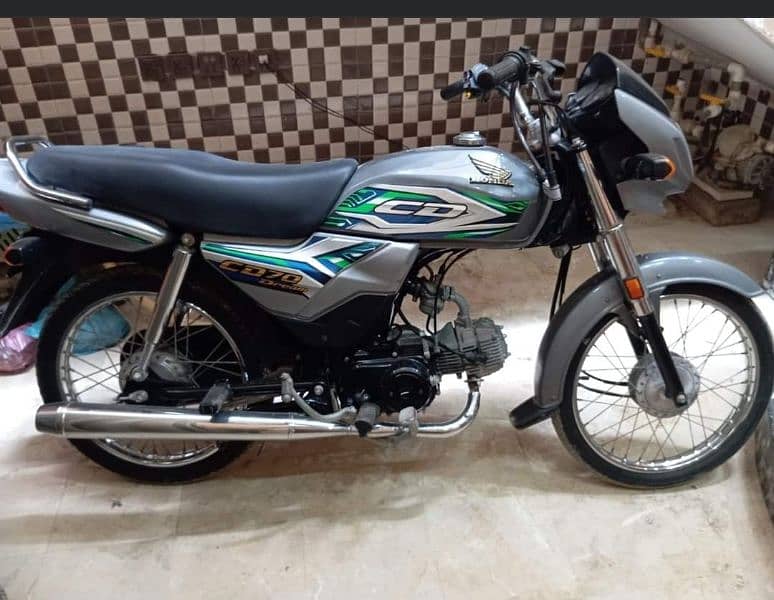 Honda CD 70 Dream (2023) 2