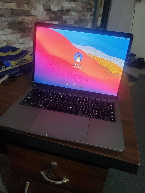 Apple Macbook Pro 2016 8GB Ram 256GB SSD 3