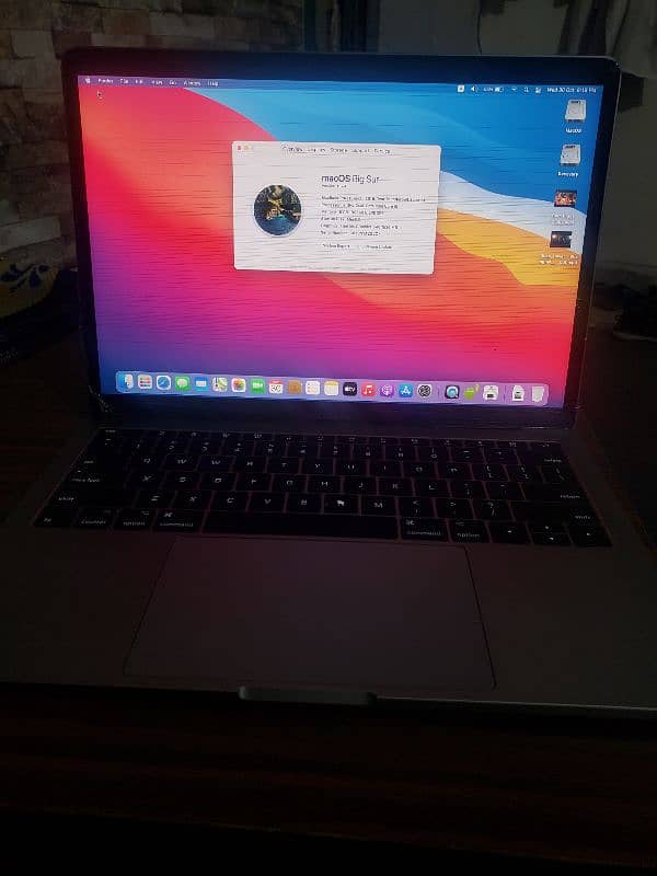 Apple Macbook Pro 2016 8GB Ram 256GB SSD 5