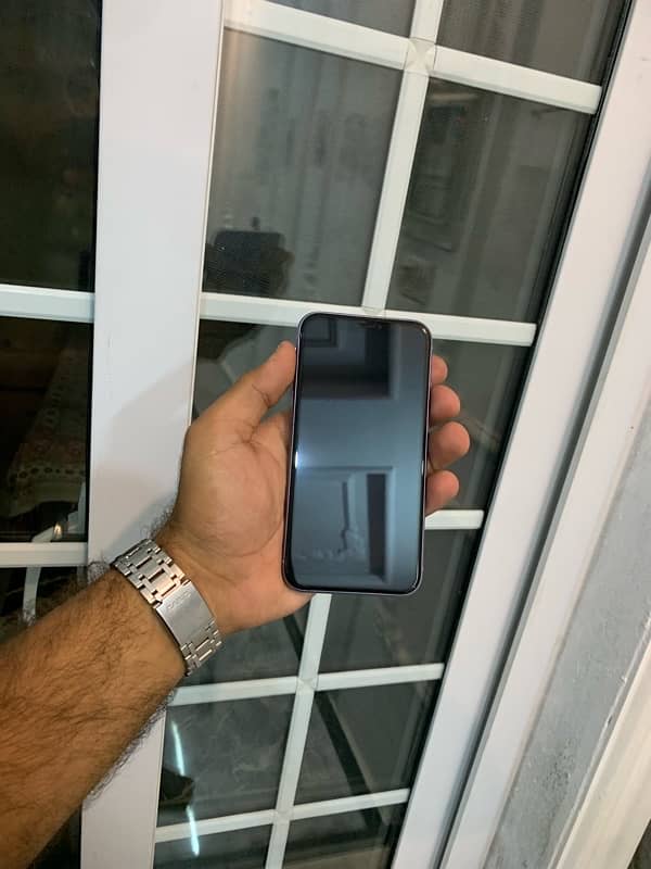 Iphone 11 (128 GB pta approved) 5