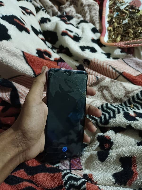 Vivo v20 8/10 condition 1