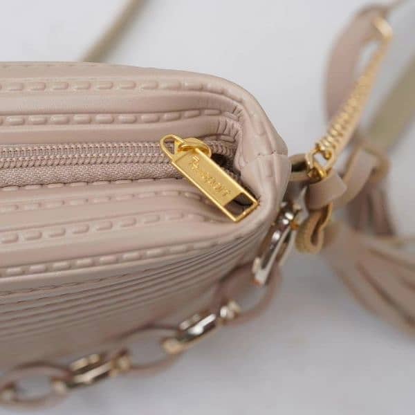 women cross body bag 1