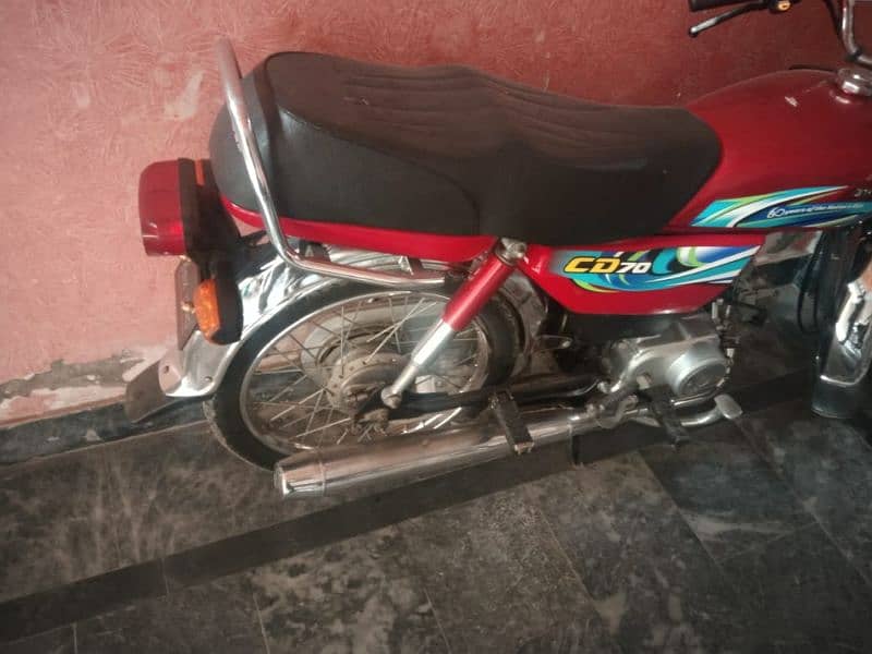 Honda CD 70 red colour 5