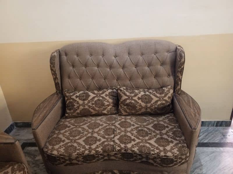 7 SEATER SOFA SET FOR URGENT SALE 5