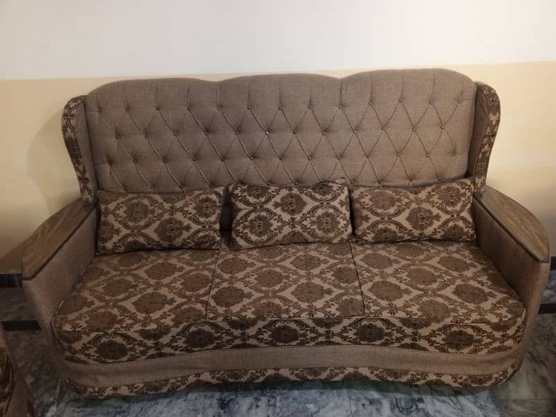 7 SEATER SOFA SET FOR URGENT SALE 6