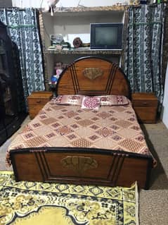 Double bed queen size