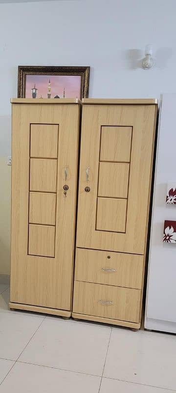 single bed with 2 door Almari 0