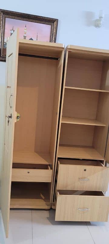 single bed with 2 door Almari 1