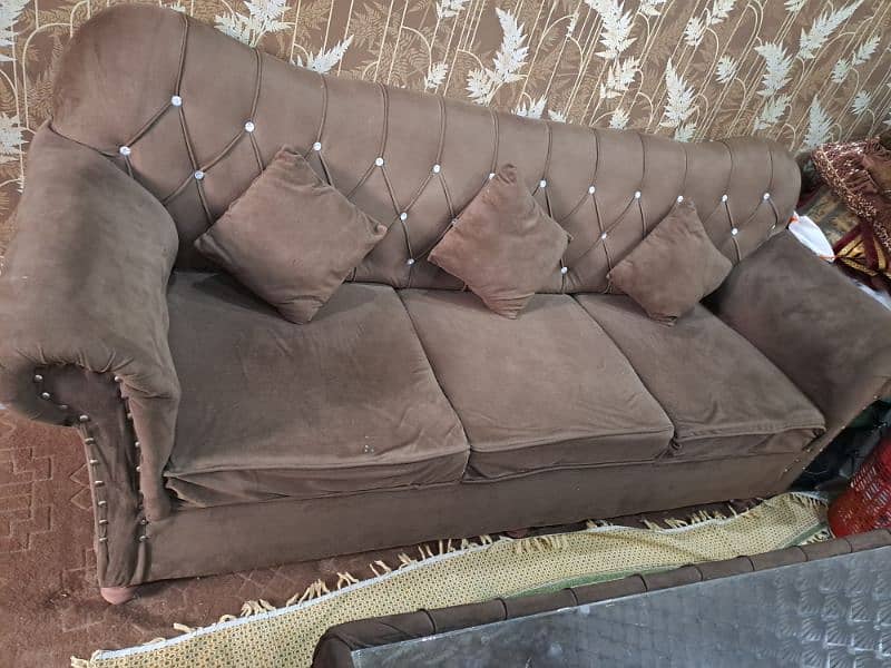 5 seater sofa with table 5