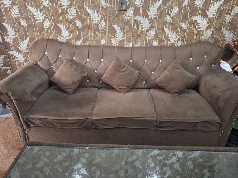 5 seater sofa with table 8