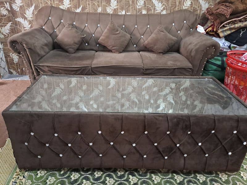 5 seater sofa with table 9