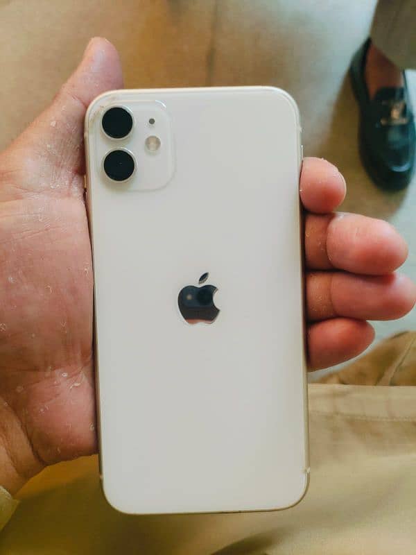 iPhone 11 white color jv 0