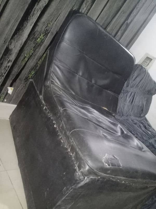 4 office sofa available 8