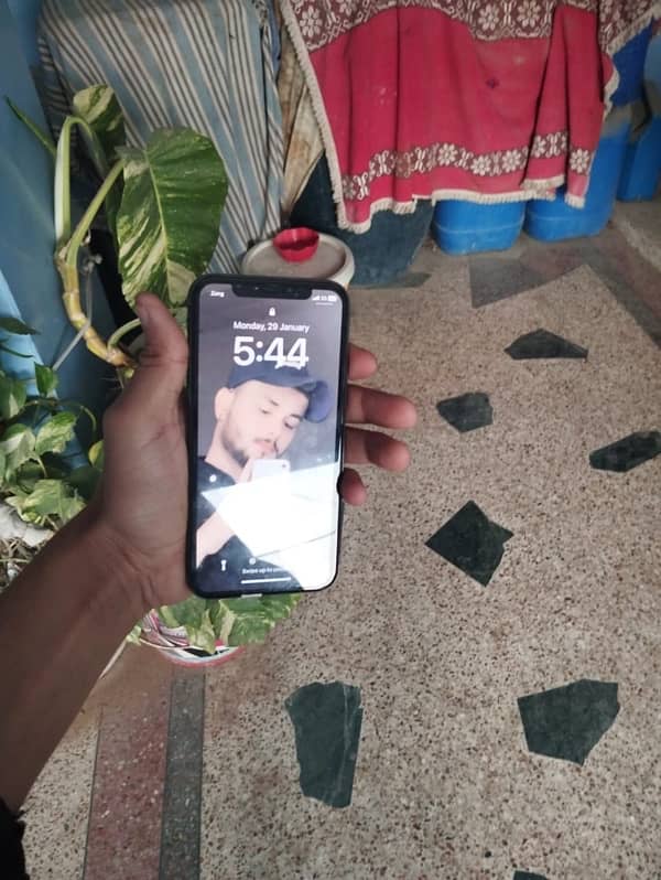 iPhone X 64 Gb Pta approved 1