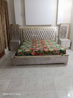 KING SIZE BED, DOUBLE BED WITH SIDE TABLES FOR SALE 0