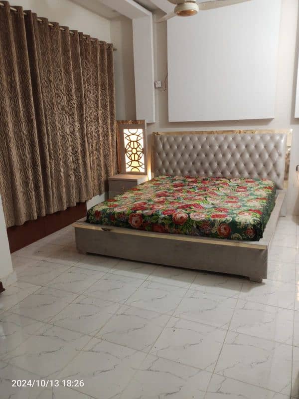 KING SIZE BED, DOUBLE BED WITH SIDE TABLES FOR SALE 1