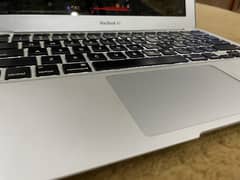 Apple macbook Air 2012 mid