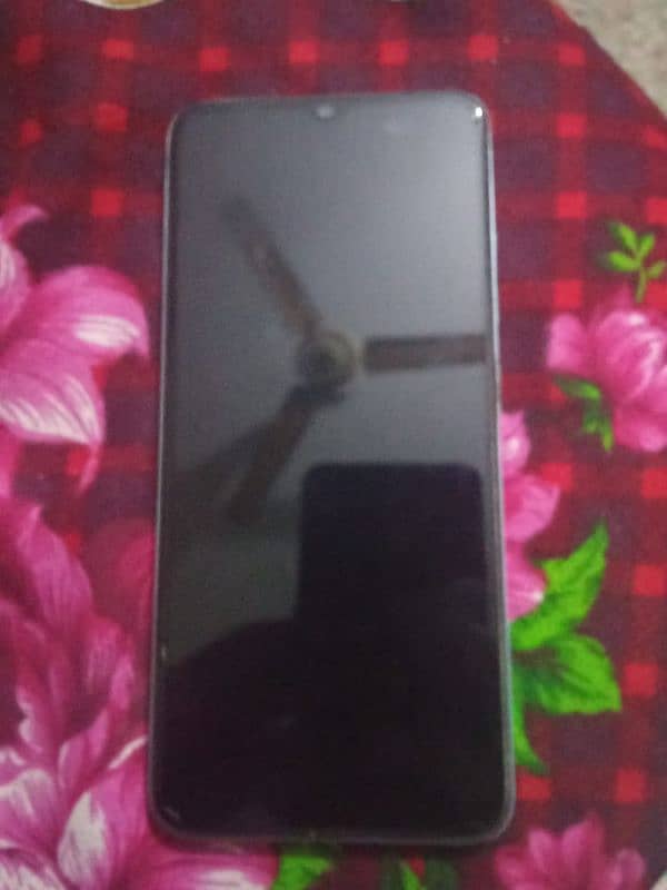 Tecno spark 10c, 1