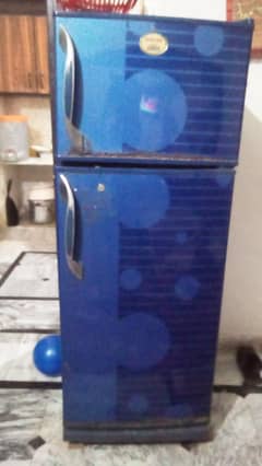 Singer Refrigerator for sale!