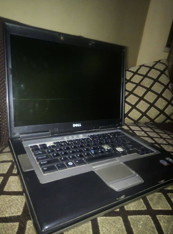 Dell latitude D830 0