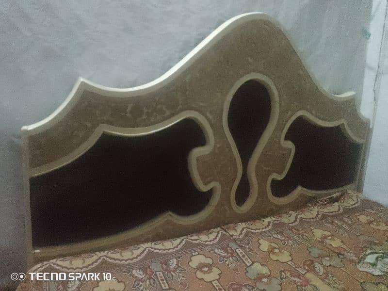 original keekar ki wood ka bed ha 0