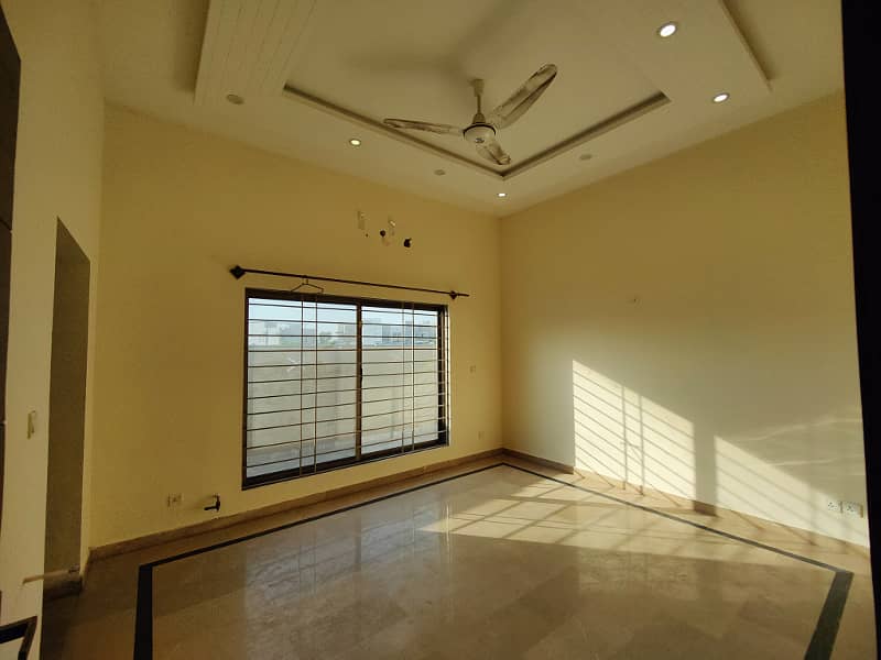 Beautiful Kanal House For Rent 12