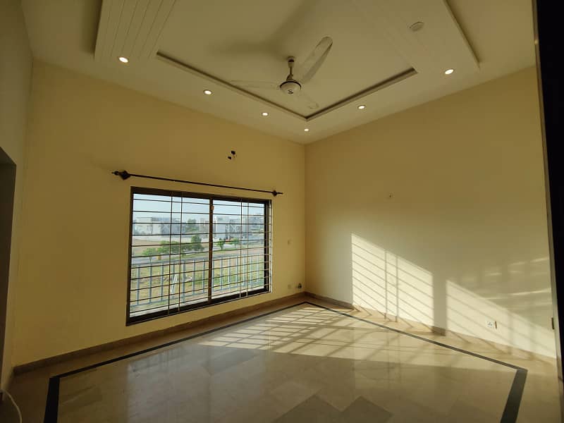 Beautiful Kanal House For Rent 30