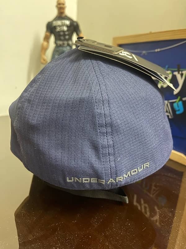 Brand New UnderArmour Vent Stretch Fit Cap 1