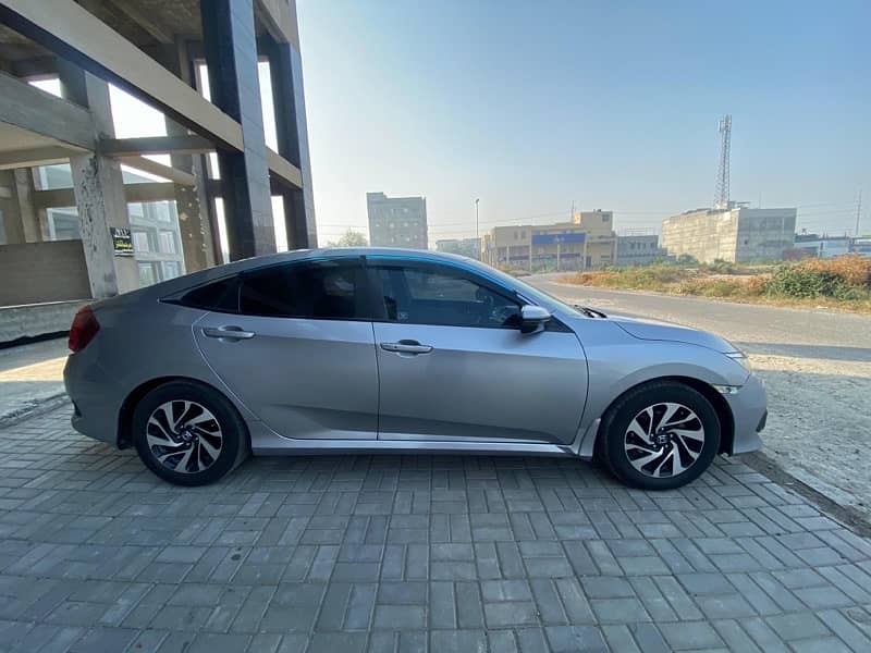 Honda Civic 1.8 Oriel 2017 Full Option UG 9