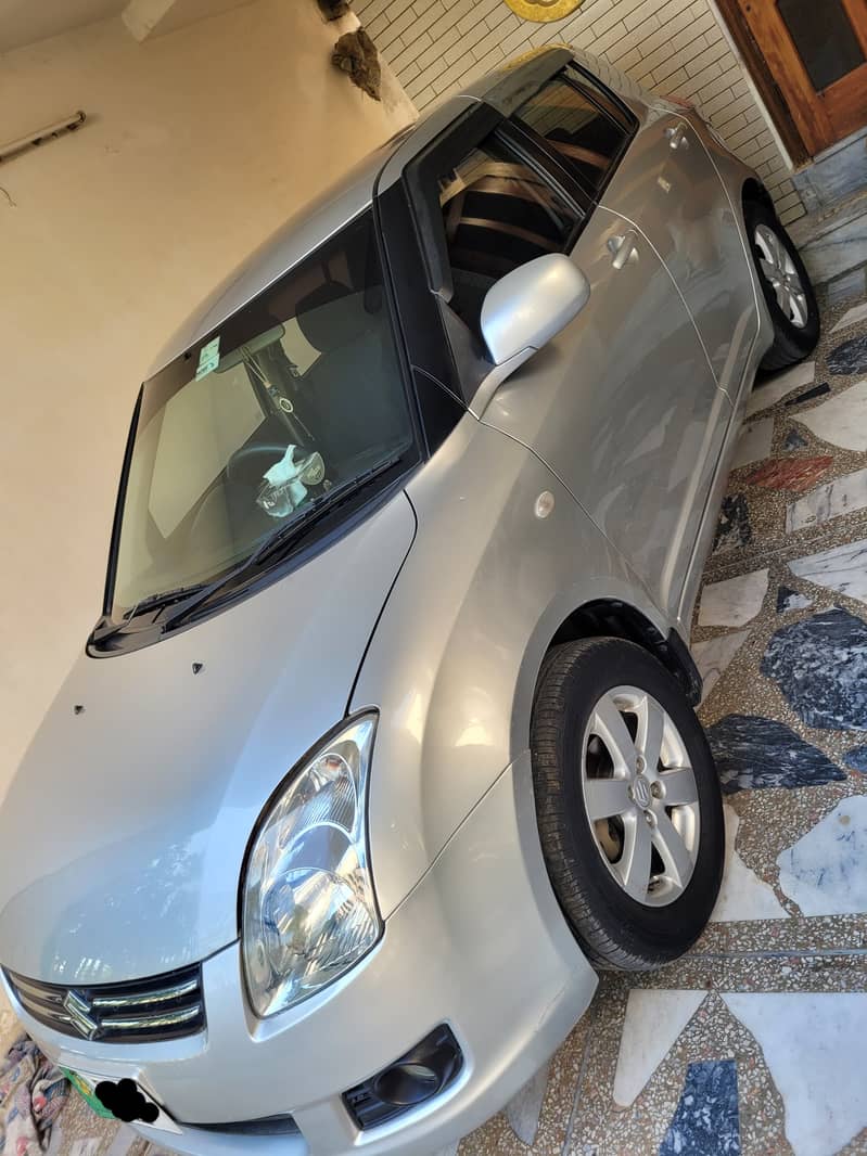 Suzuki Swift DLX 1.3 2013 2