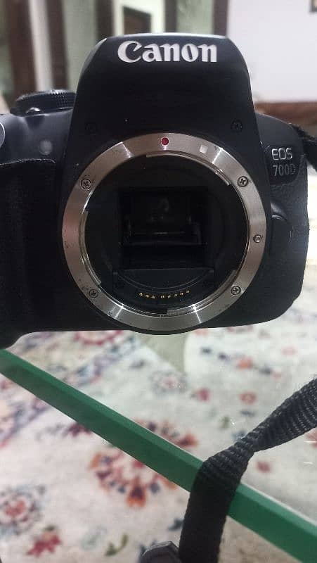 Canon EOS 700D- Good Condition 3