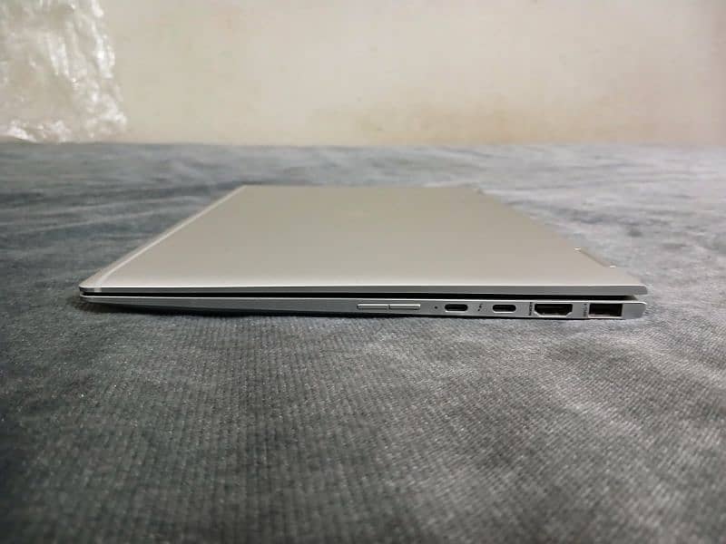 HP elitebook 1030 G4 i5 8th generation 16/512GB SSD 3