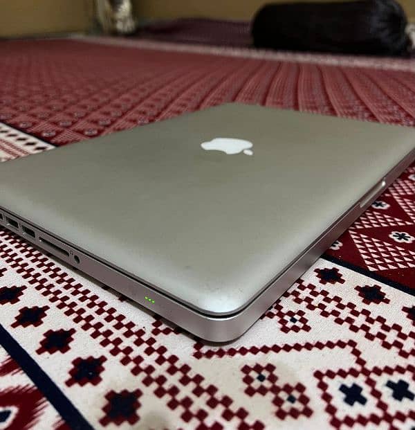 MacBook pro 4