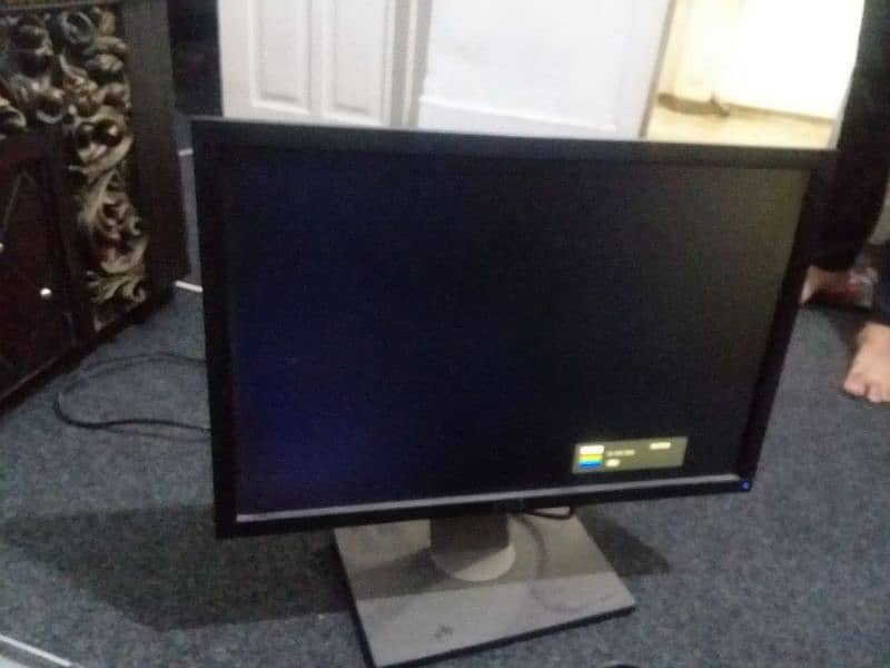 new LCD +CPU for sale and LCD 22inch and CPU is not working 10