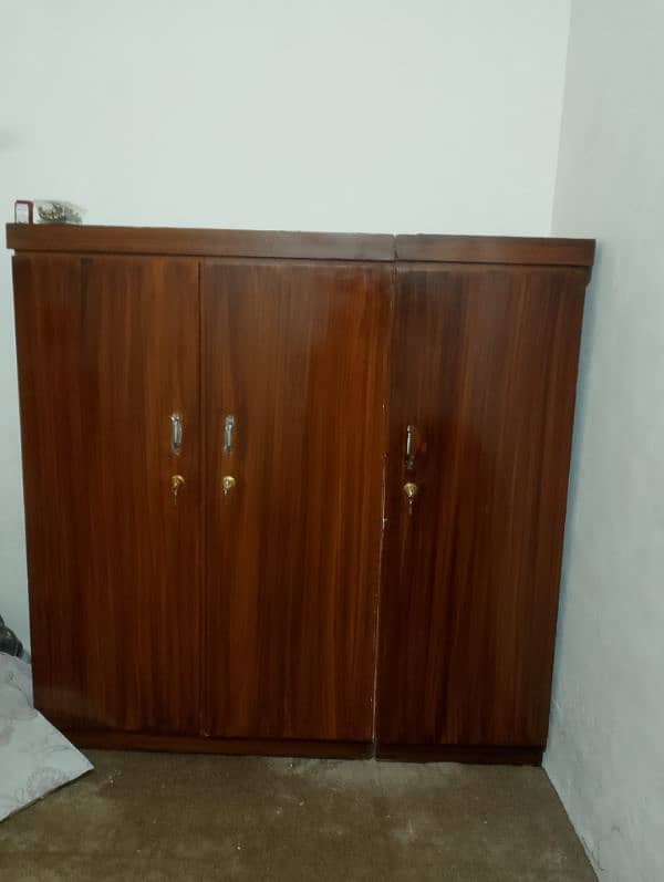 safe& suite almari 3door good condition all ok khanpur 03322921998 0